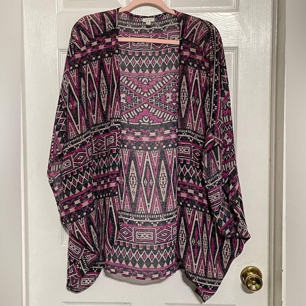 Eyeshadow brand Size 2 Sheer Printed Kimona.